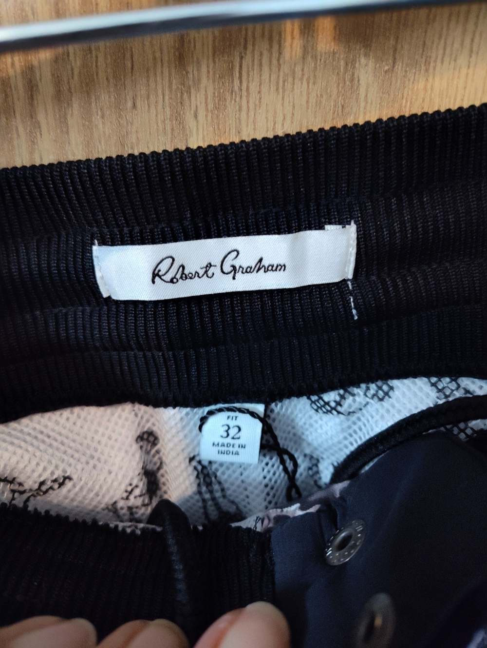 Men's Black Skull Print Swim Trunks Robert Graham - Picture 4 of 9